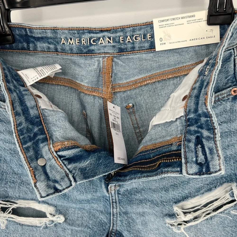 AMERICAN EAGLE BAGGY MOM SHORTS W/STRETCH‎ WAISTBAND RIPPED DENIM